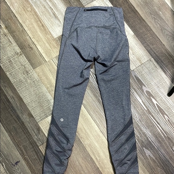 Lululemon Athletica Gray Leggings with Stretchy Fabric - Picture 1 of 9